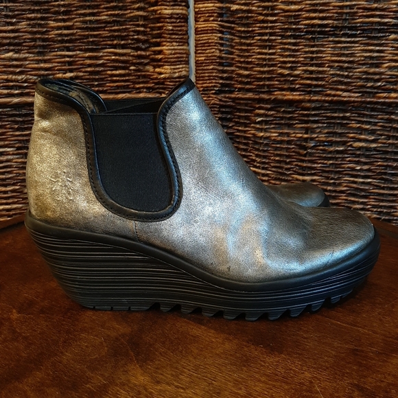 Fly London Shoes - Fly London Yoss Leather Platform Wedge Chelsea Boots Ankle Metallic Silver 39 8